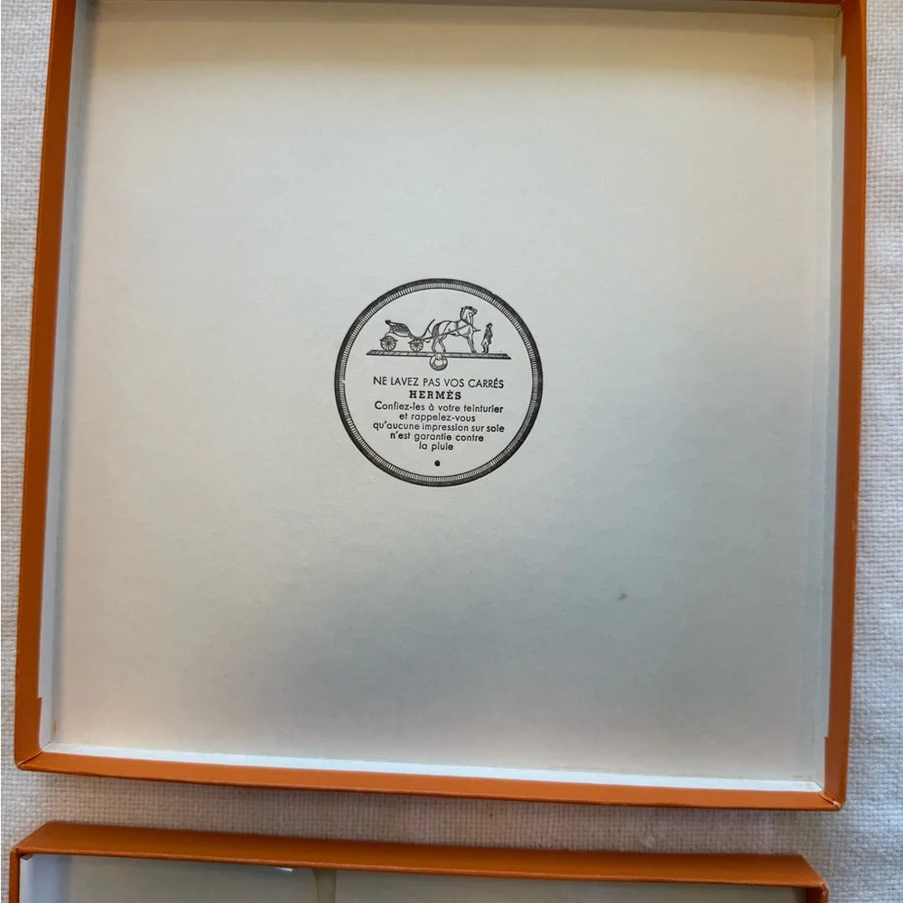 Hermes Orange Gift Box - Picture 2 of 5